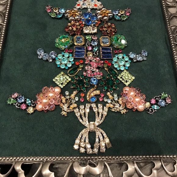 Vintage Brooch Christmas Tree - Picture 4 of 15